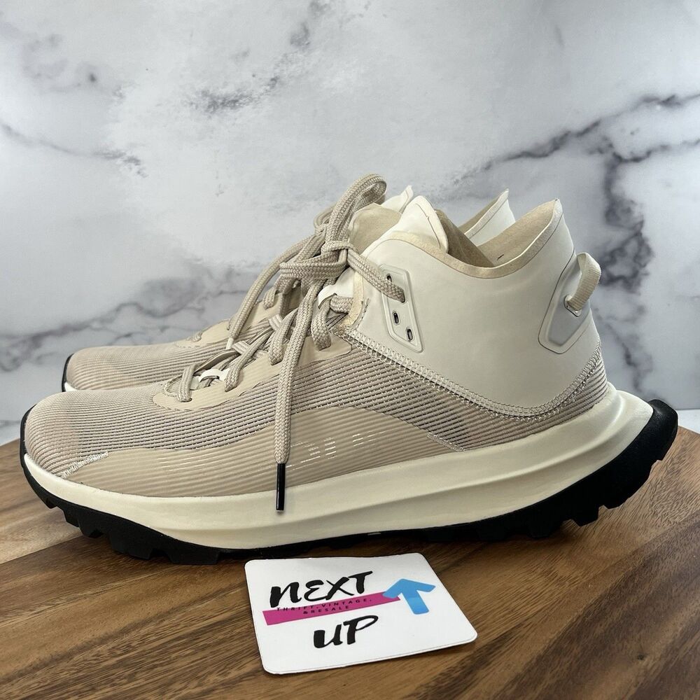 Mens size 8.5-Vasque Re:Connect Here Taupe Mid Trail Hiking Running Shoes